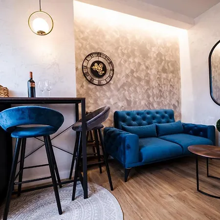 Luxury With Terrace شقة